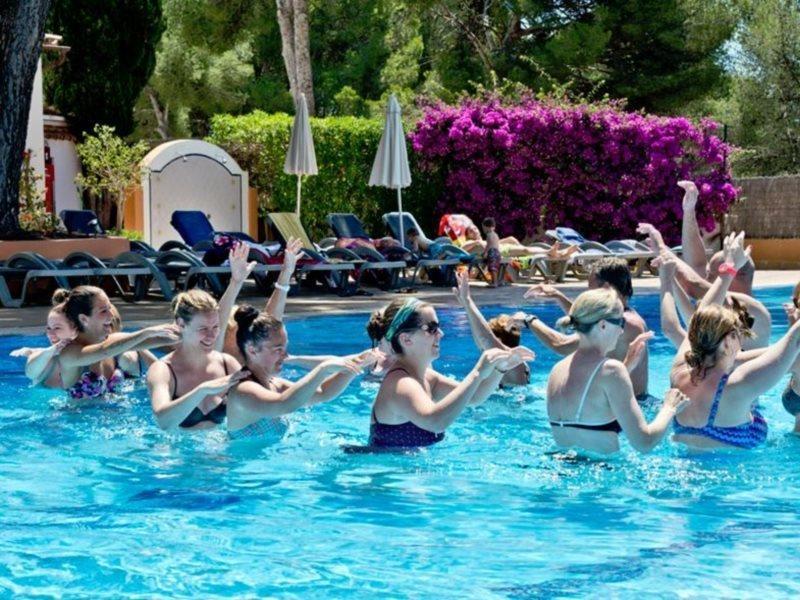 Hotel Beachclub Font De Sa Cala Buitenkant foto