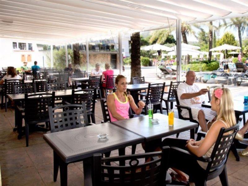 Hotel Beachclub Font De Sa Cala Buitenkant foto