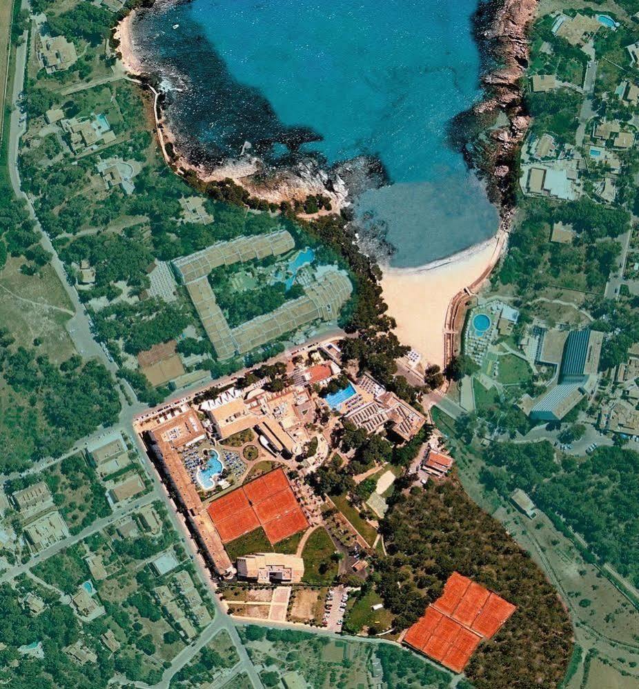 Hotel Beachclub Font De Sa Cala Buitenkant foto